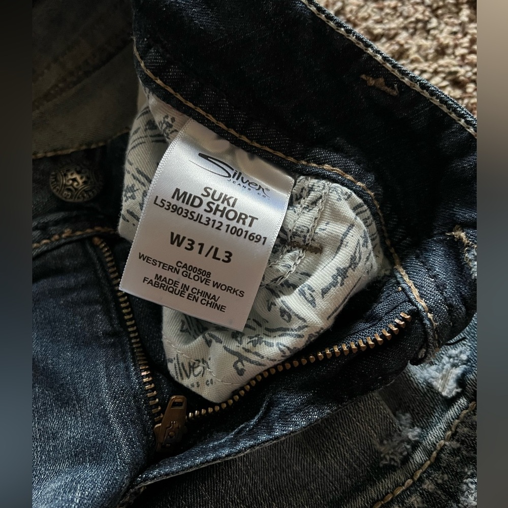 Silver suki mid shorts smoke free home worn maybe twice